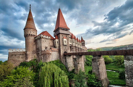 Gastronomie și Ospitalitate în Hunedoara - Top