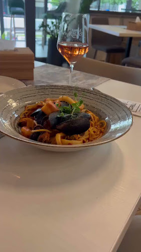 Opinii despre Restaurant THR Grill în Curtea de Argeș - Gastronomie și ospitalitate