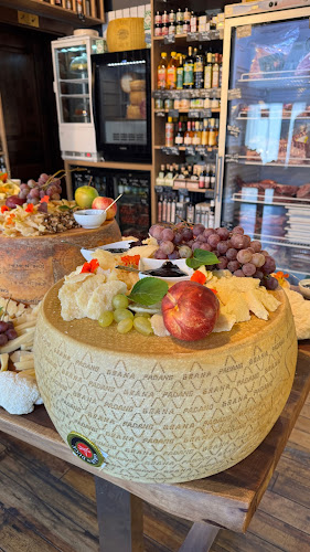 Strada Ioan Rațiu 3, Cluj-Napoca 400000