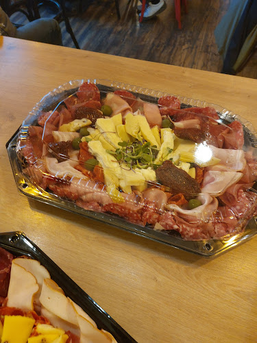 Comentarii opinii despre Cucina TUREA Băcănie cu Bucătărie