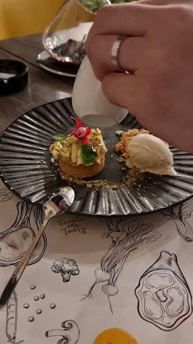 Opinii despre Petry Bistro GrillxWine în Târgu Mureș - Gastronomie și ospitalitate