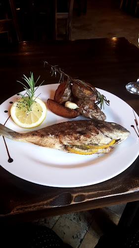 Opinii despre Curtea Veche în Arad - Gastronomie și ospitalitate