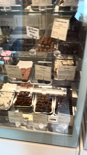 Opinii despre Cofetăria Maria în București - Gastronomie și ospitalitate