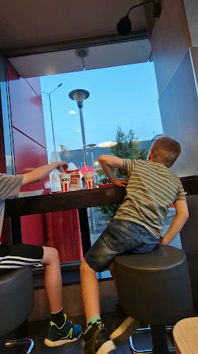 Comentarii opinii despre KFC Sibiu Shopping City