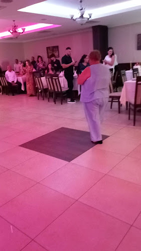 Opinii despre Centro Restaurant în Tăuții-Măgherăuș - Gastronomie și ospitalitate