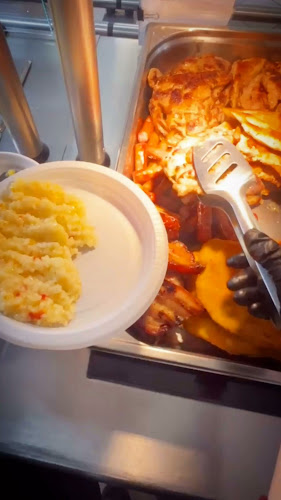 Opinii despre Restaurante 4People - Piața Centrală în Râmnicu Vâlcea - Gastronomie și ospitalitate