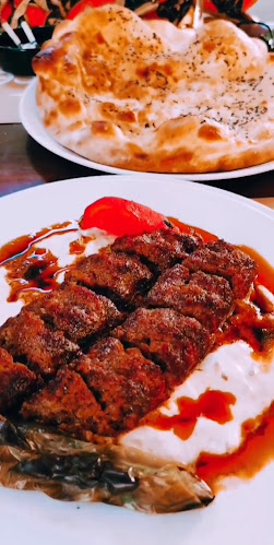 Opinii despre Zaza în Brăila - Gastronomie și ospitalitate