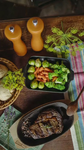 Opinii despre ROUTE 60 Restaurant Pensiune DN1 E60 Ciucea în Ciucea - Gastronomie și ospitalitate