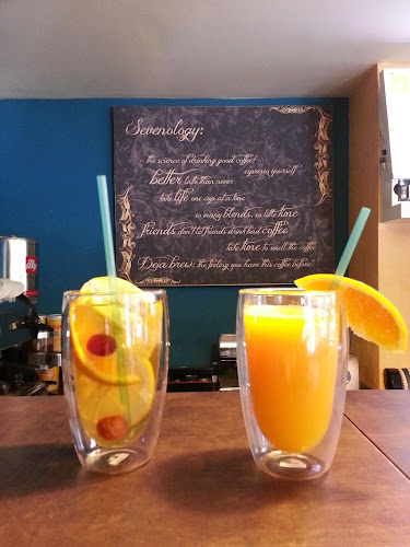 Comentarii opinii despre Seven Cafe