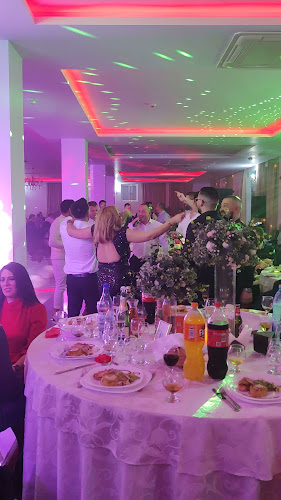 Opinii despre Restaurant Casa Blanca în Oțelu Roșu - Gastronomie și ospitalitate