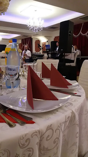 Opinii despre Bon Ton Events Hall în Drobeta-Turnu Severin - Gastronomie și ospitalitate
