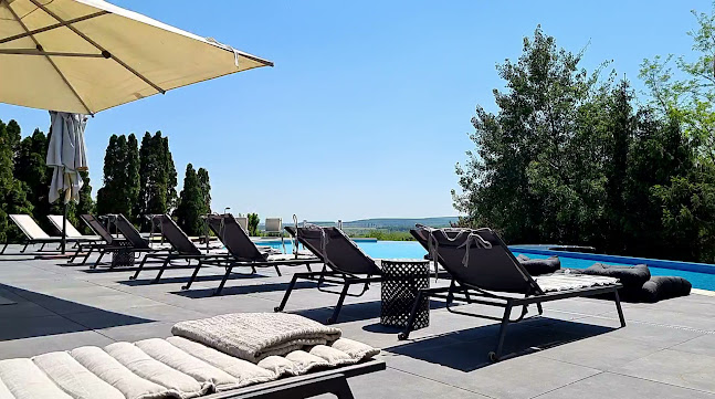 Opinii despre KIM Country Club în Țipărești - Gastronomie și ospitalitate