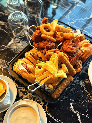 Opinii despre Pensiune Restaurant Costas în Prundu Bârgăului - Gastronomie și ospitalitate