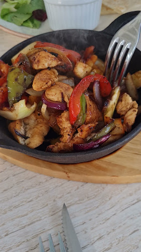 Opinii despre Restaurant Lescaci Oil în Negrești-Oaș - Gastronomie și ospitalitate