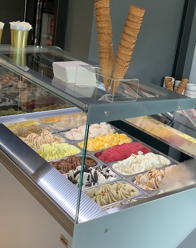 ART CAKES by Mihaela Ivan