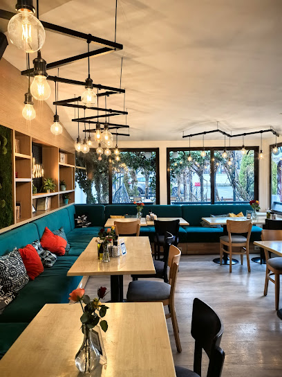 Restaurant Akua Garden