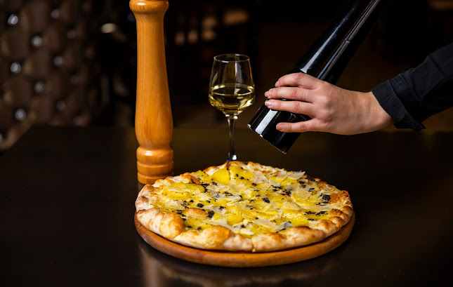 Opinii despre La Rocca în Craiova - Gastronomie și ospitalitate