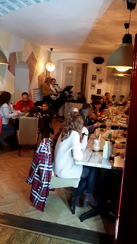 Opinii despre Stai un pic în Brașov - Gastronomie și ospitalitate