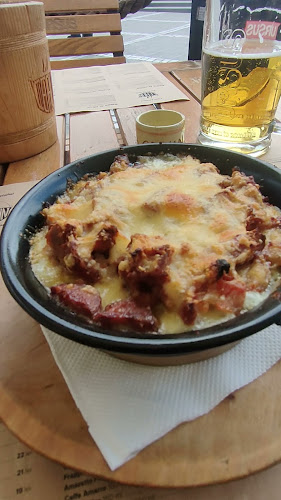 Opinii despre La Ceaun - Piata Sfatului în Brașov - Gastronomie și ospitalitate