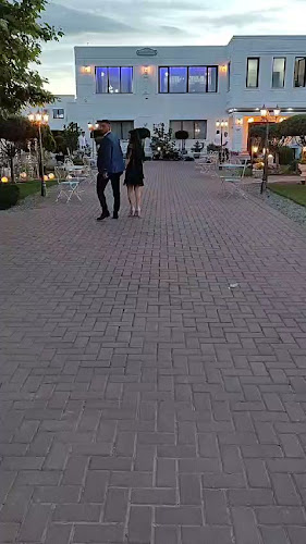 White House - Gastronomie și ospitalitate