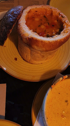 Opinii despre La Ceaun - Piata Sfatului în Brașov - Gastronomie și ospitalitate