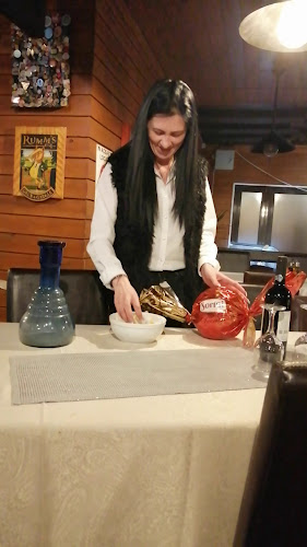 Opinii despre Casa Teo în Plopeni - Gastronomie și ospitalitate