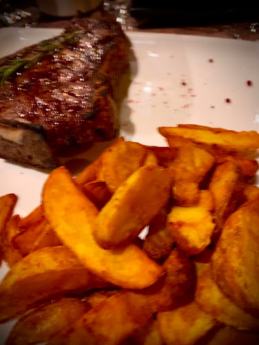 Opinii despre Benjamin Steakhouse & Bar în Sibiu - Gastronomie și ospitalitate