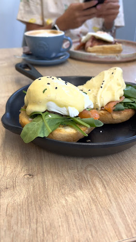 Opinii despre Neața Omlette Bistro în Timișoara - Gastronomie și ospitalitate