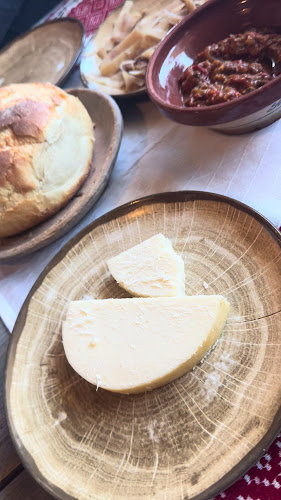 Opinii despre Stâna Turistică Sergiana - Poiana Brasov în Brașov - Gastronomie și ospitalitate