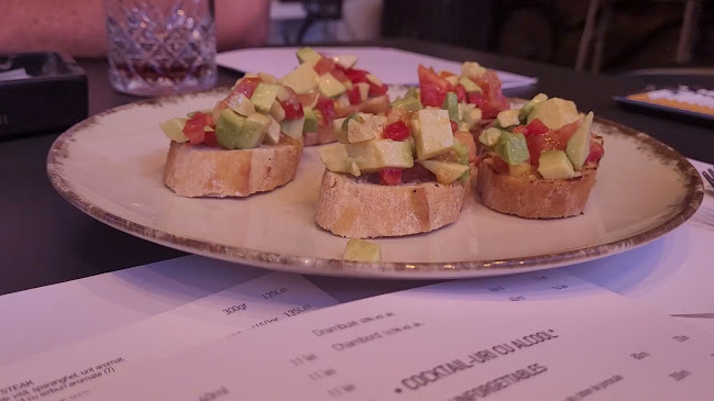 Opinii despre Restaurant Nivo Resto Lounge în Târgu Mureș - Gastronomie și ospitalitate