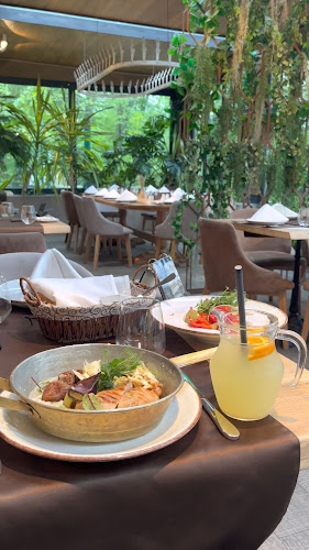 Opinii despre Sub Tâmpa în Brașov - Gastronomie și ospitalitate