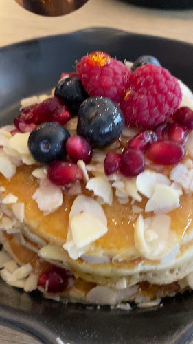 Opinii despre Neața Omlette Bistro în Timișoara - Gastronomie și ospitalitate