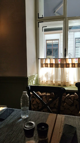 Strada Apollonia Hirscher 12, Brașov 500015