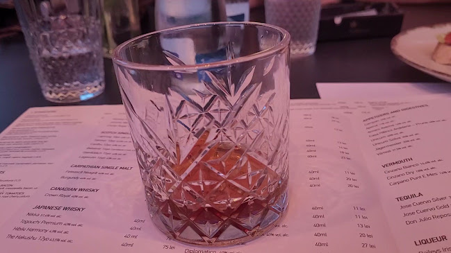 Opinii despre Restaurant Nivo Resto Lounge în Târgu Mureș - Gastronomie și ospitalitate