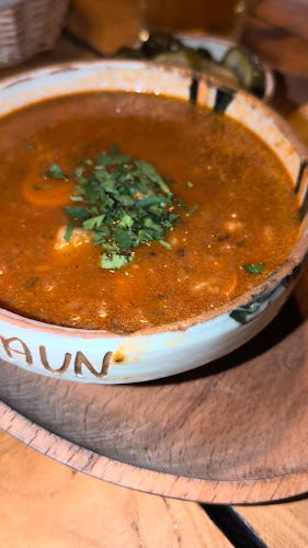 Opinii despre La Ceaun - Weiss în Brașov - Gastronomie și ospitalitate