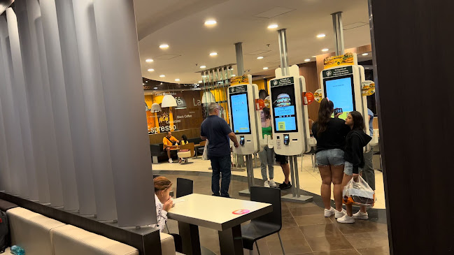 Opinii despre McDonald's Unirea în București - Gastronomie și ospitalitate