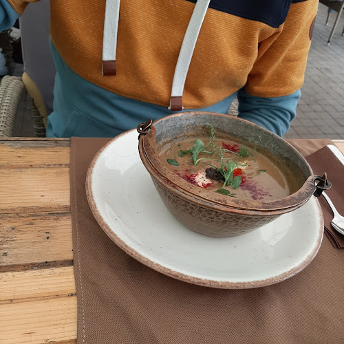 Comentarii opinii despre Sub Tâmpa