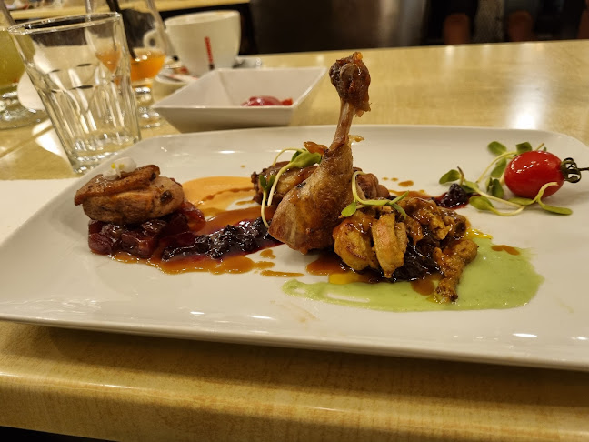 Opinii despre Restaurant Akua Garden în Ploiești - Gastronomie și ospitalitate