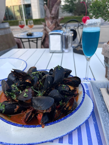 Opinii despre Blue Acqua Restaurant - Faleza Mamaia în Constanța - Gastronomie și ospitalitate