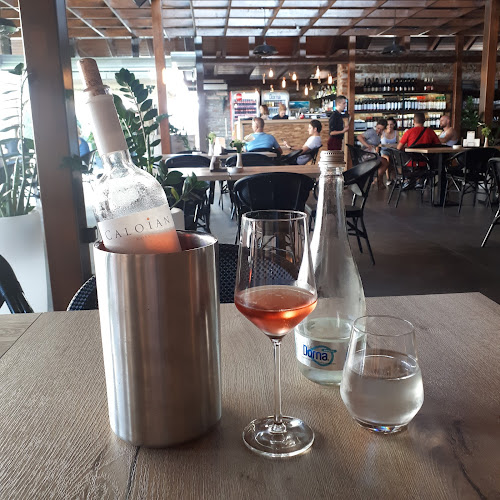 The Dome - Gastronomie și ospitalitate