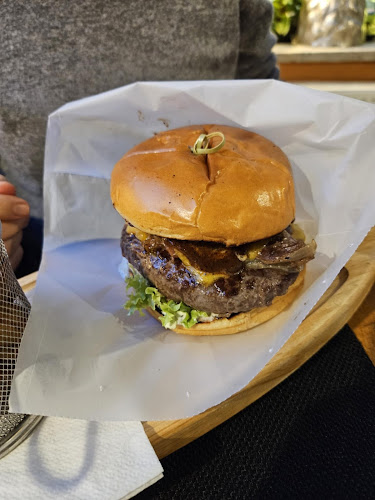 Casa Hirscher - Gastronomie și ospitalitate