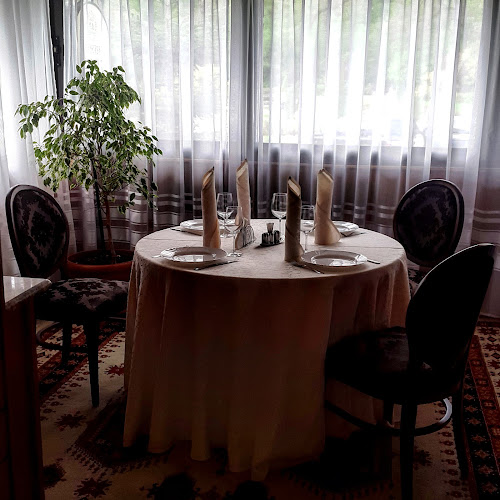 Restaurant „Casa Albă“