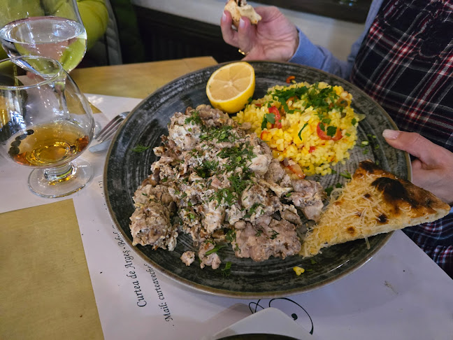 Opinii despre Curtea Veche în Curtea de Argeș - Gastronomie și ospitalitate