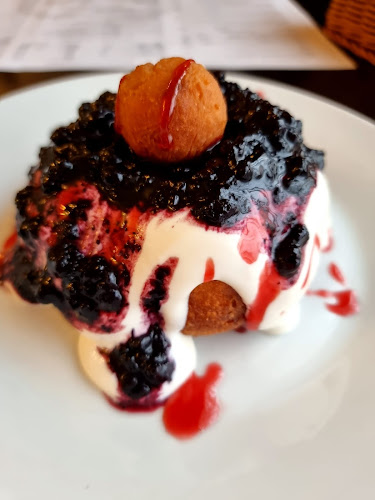 Opinii despre Pensiune - Restaurant - Pizzerie 2 Pauni în Borsa - Gastronomie și ospitalitate