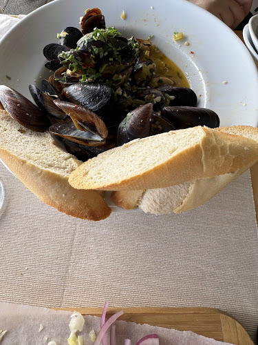 Opinii despre Aqua by the sea Port Tomis în Constanța - Gastronomie și ospitalitate