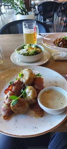 The Dome - Gastronomie și ospitalitate