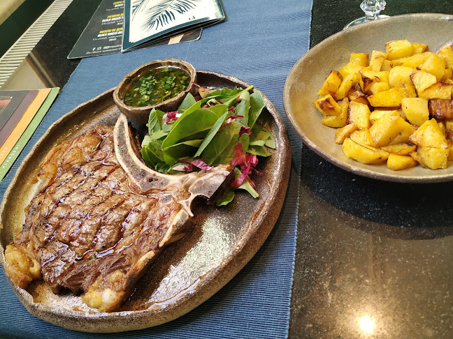 Comentarii opinii despre The Manor Restaurant & Lounge