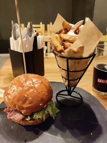 Snobbish Burger - Gastronomie și ospitalitate