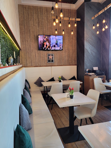 Opinii despre Urban lounge & Restaurant în Piatra Neamț - Gastronomie și ospitalitate