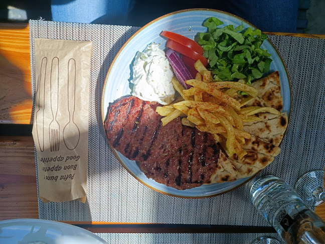 Mica Kalamata Greek Mixt Grill - Gastronomie și ospitalitate